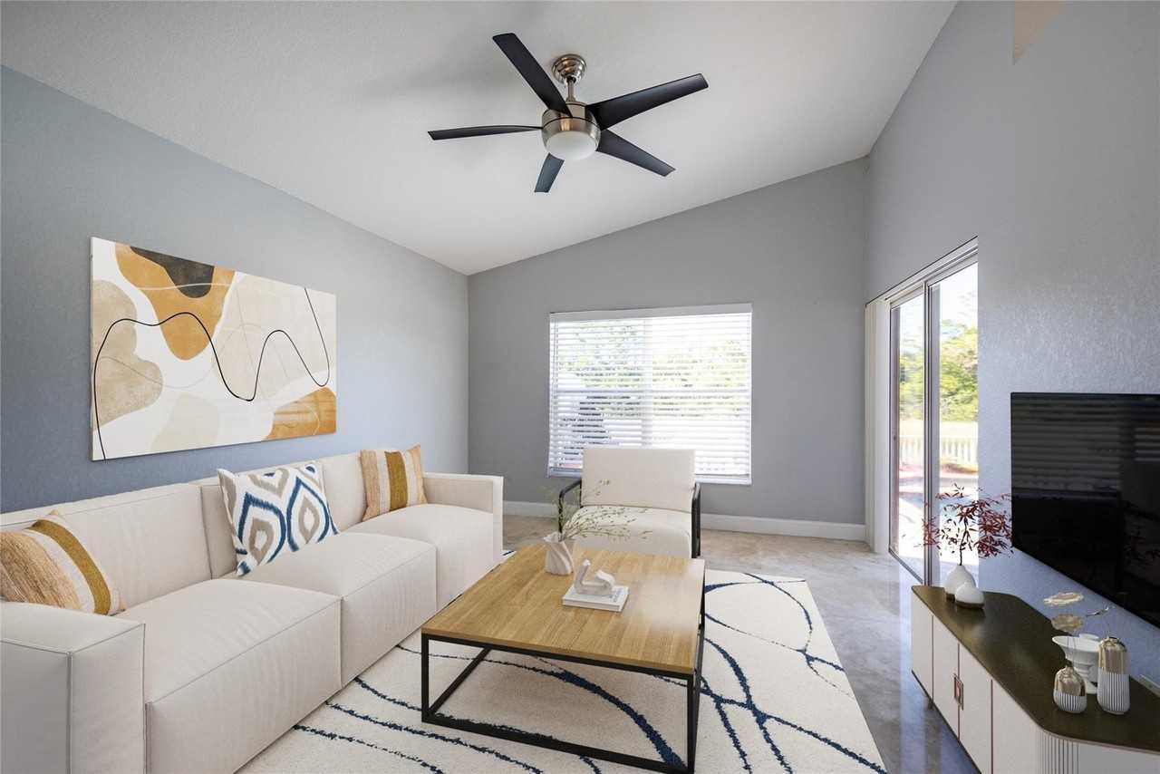 160 Nw 166th Ave - Photo 7 of 31