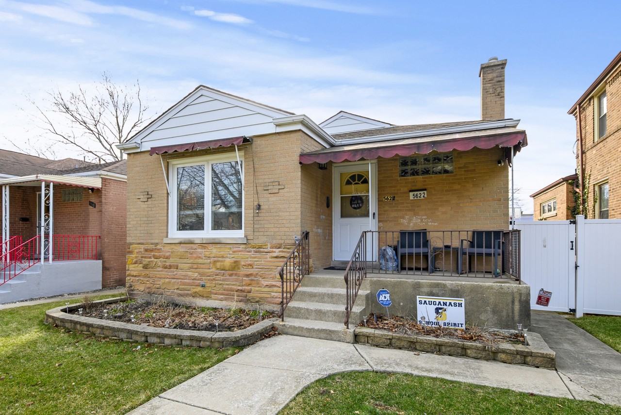 5622 N Kenneth Ave - Photo 2 of 22
