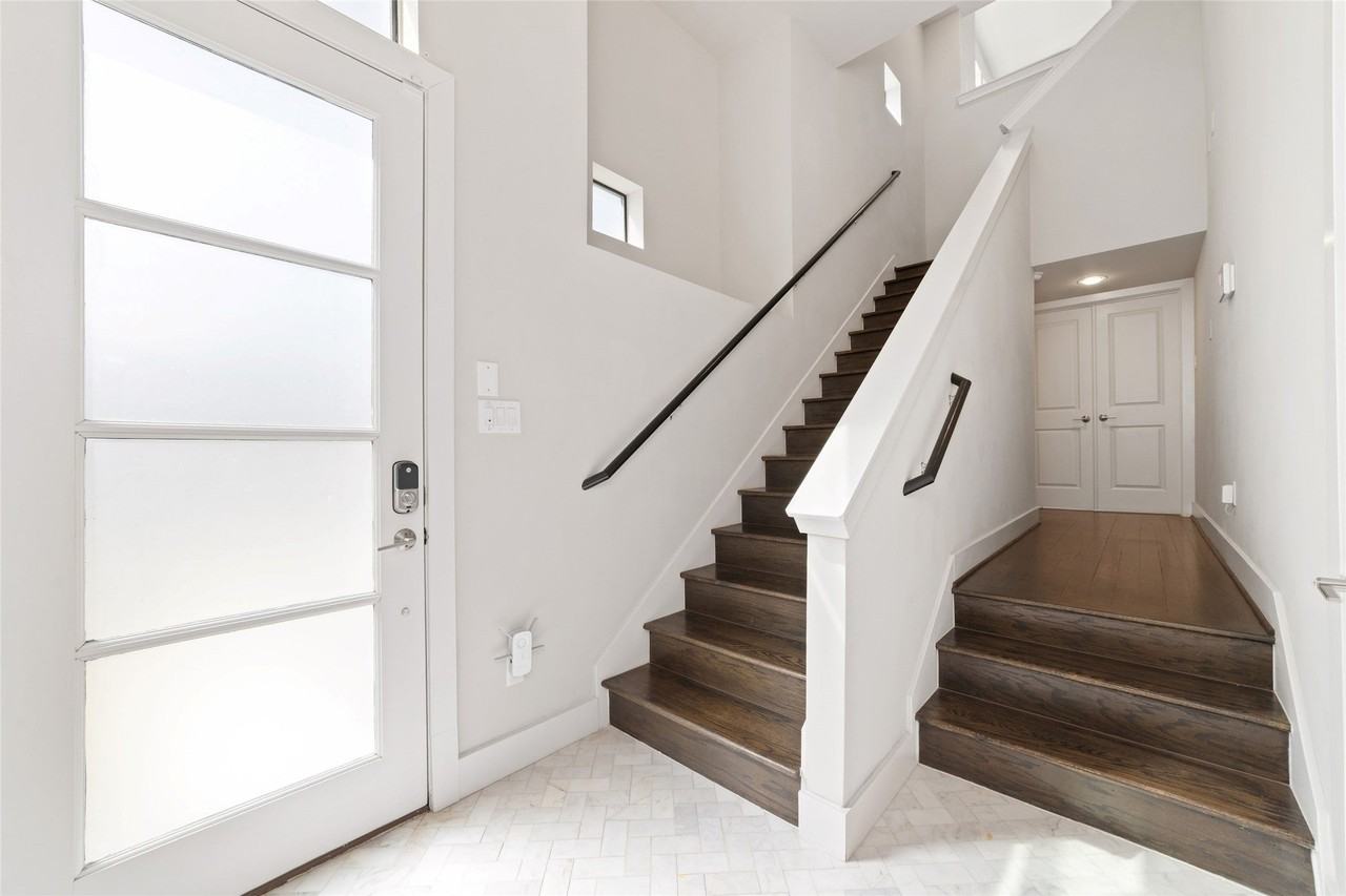 5648 Darling St - Photo 5 of 24