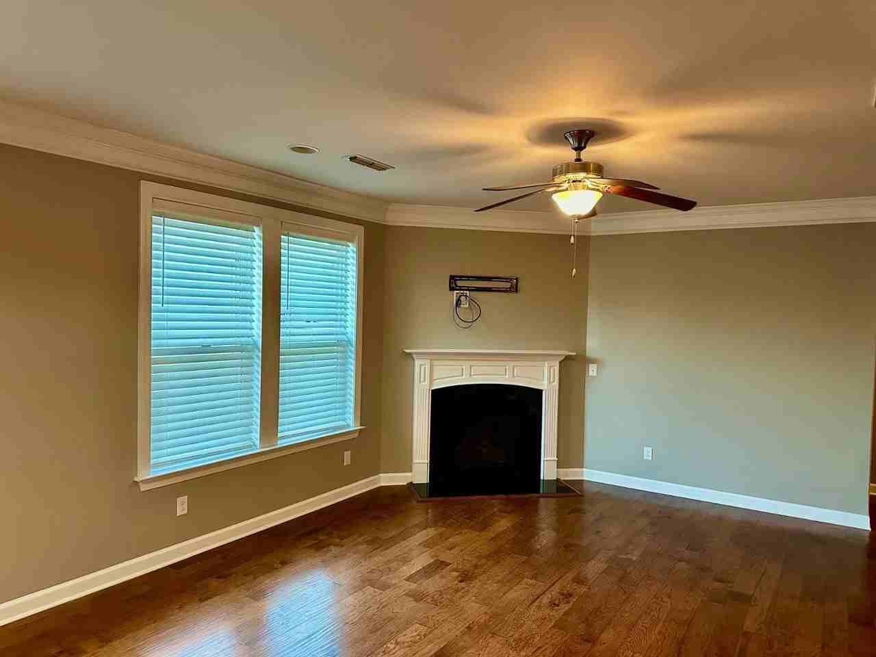 2537 Heathcote Ln - Photo 2 of 25