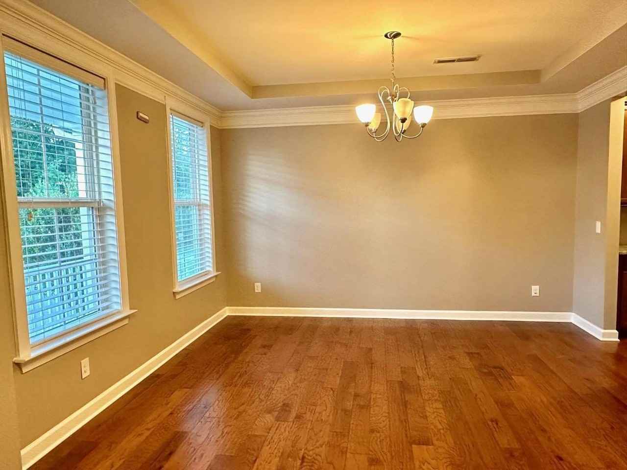 2537 Heathcote Ln - Photo 7 of 25