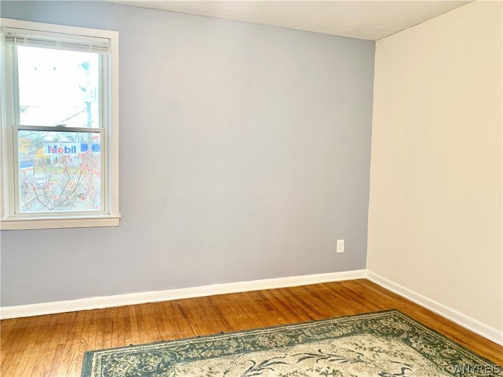 657 Englewood Ave - Photo 7 of 10