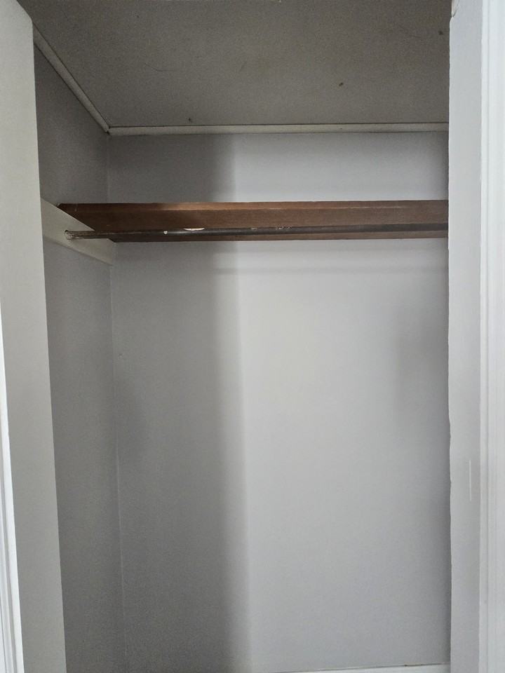 938 N Broadway Ave #4 - Photo 7 of 11