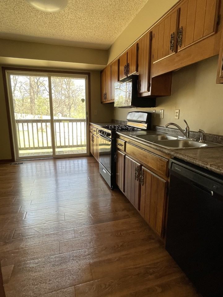 2018 Timberidge Dr #1 - Photo 3 of 16