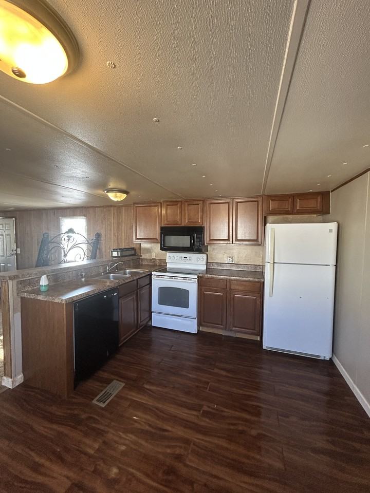 218 Tyler St #1 - Photo 3 of 14