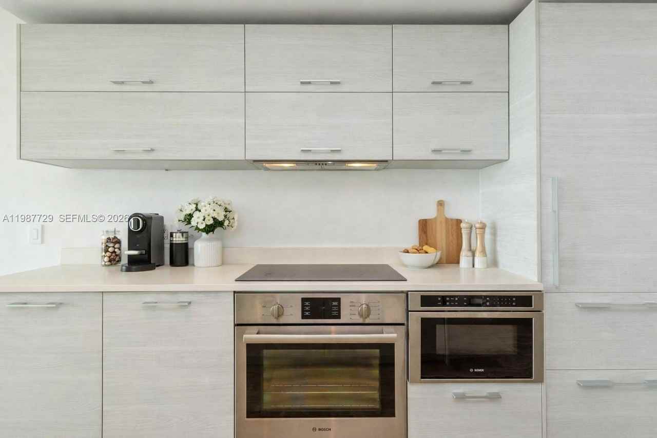 NE 32nd St & Biscayne Blvd - Photo 7 of 28