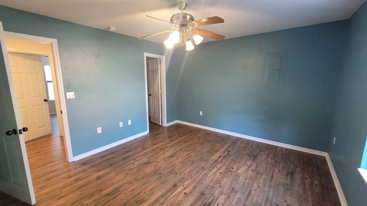 19491 Nw 237th St #1 - Photo 7 of 16