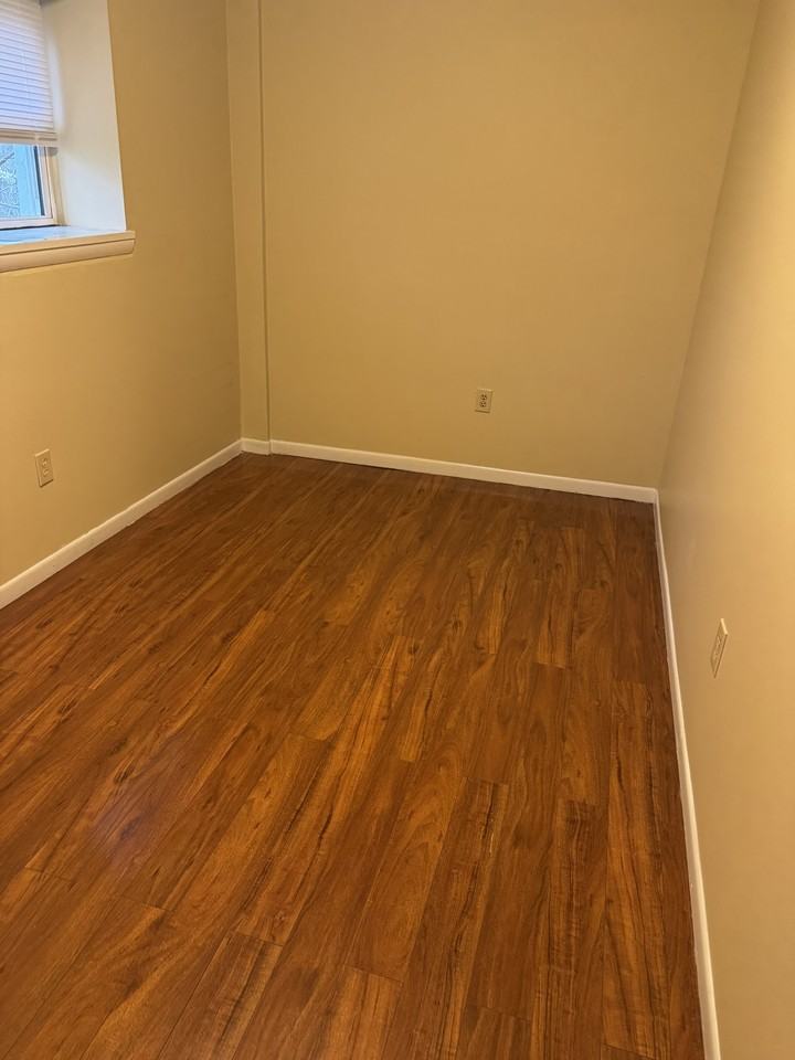 1155 Kentucky 3057 - E-5 #E5 - Photo 2 of 3