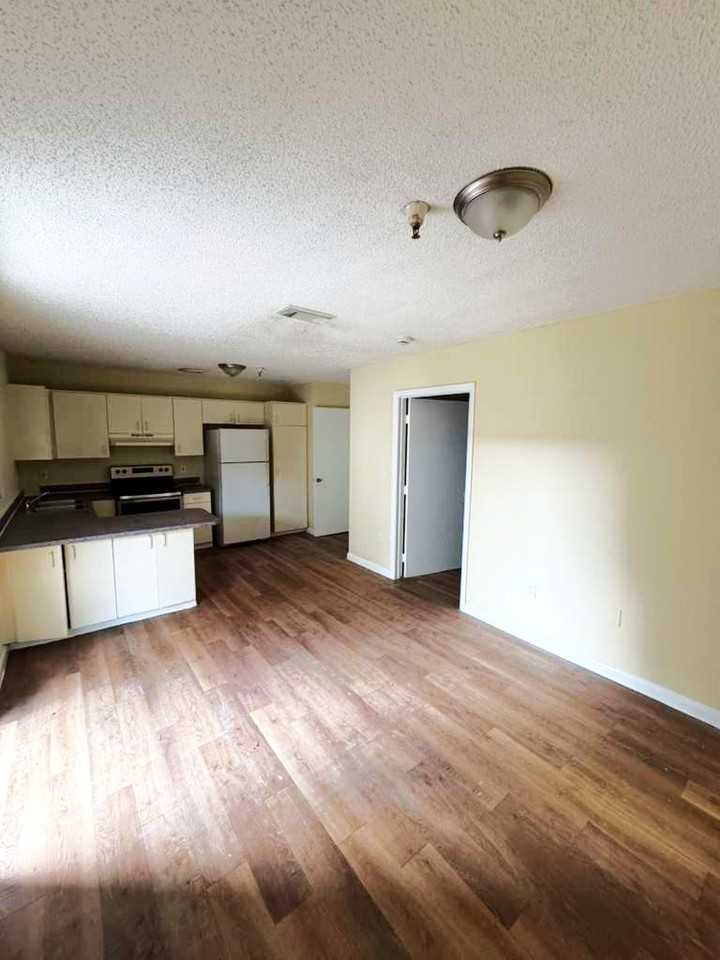 7136 Nw 14th Pl #7136-4 - Photo 2 of 5