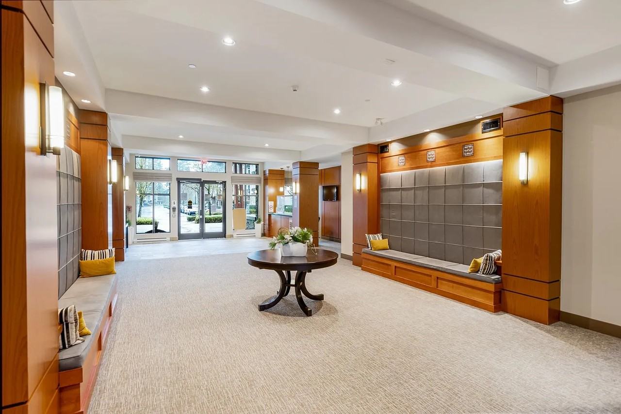 1135 Windsor Mews #204 - Photo 5 of 29