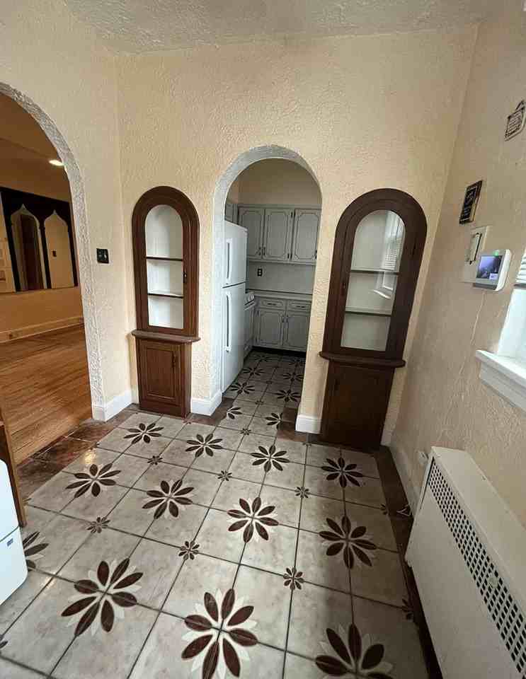 276 Emerson Ave #3 - Photo 3 of 10