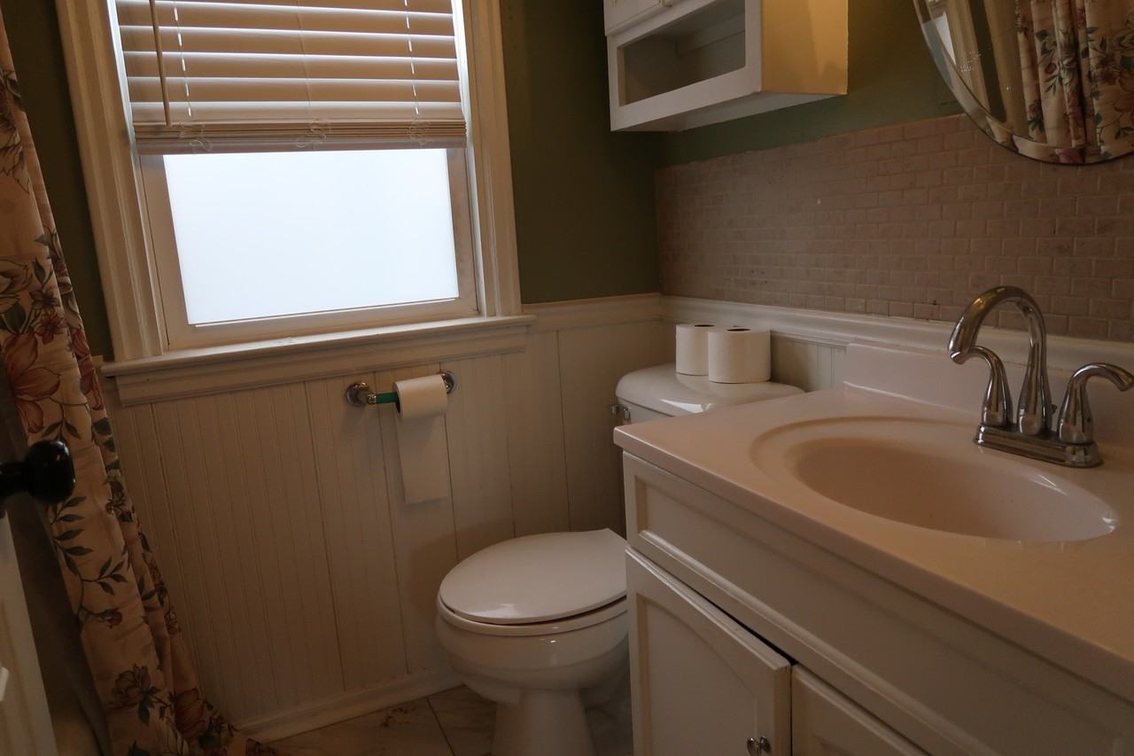 1221 Powers Ave Nw #1 - Photo 6 of 10