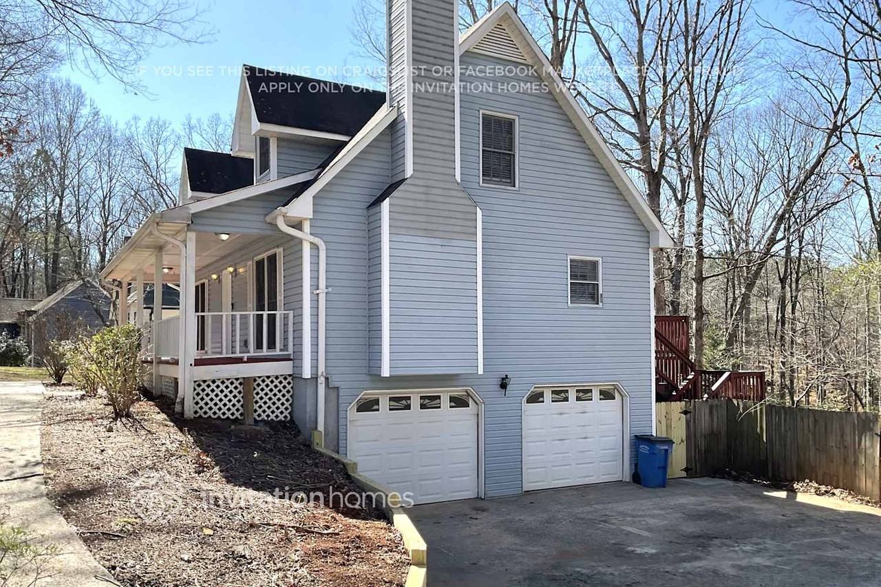 1571 Larkwood Dr - Photo 2 of 16