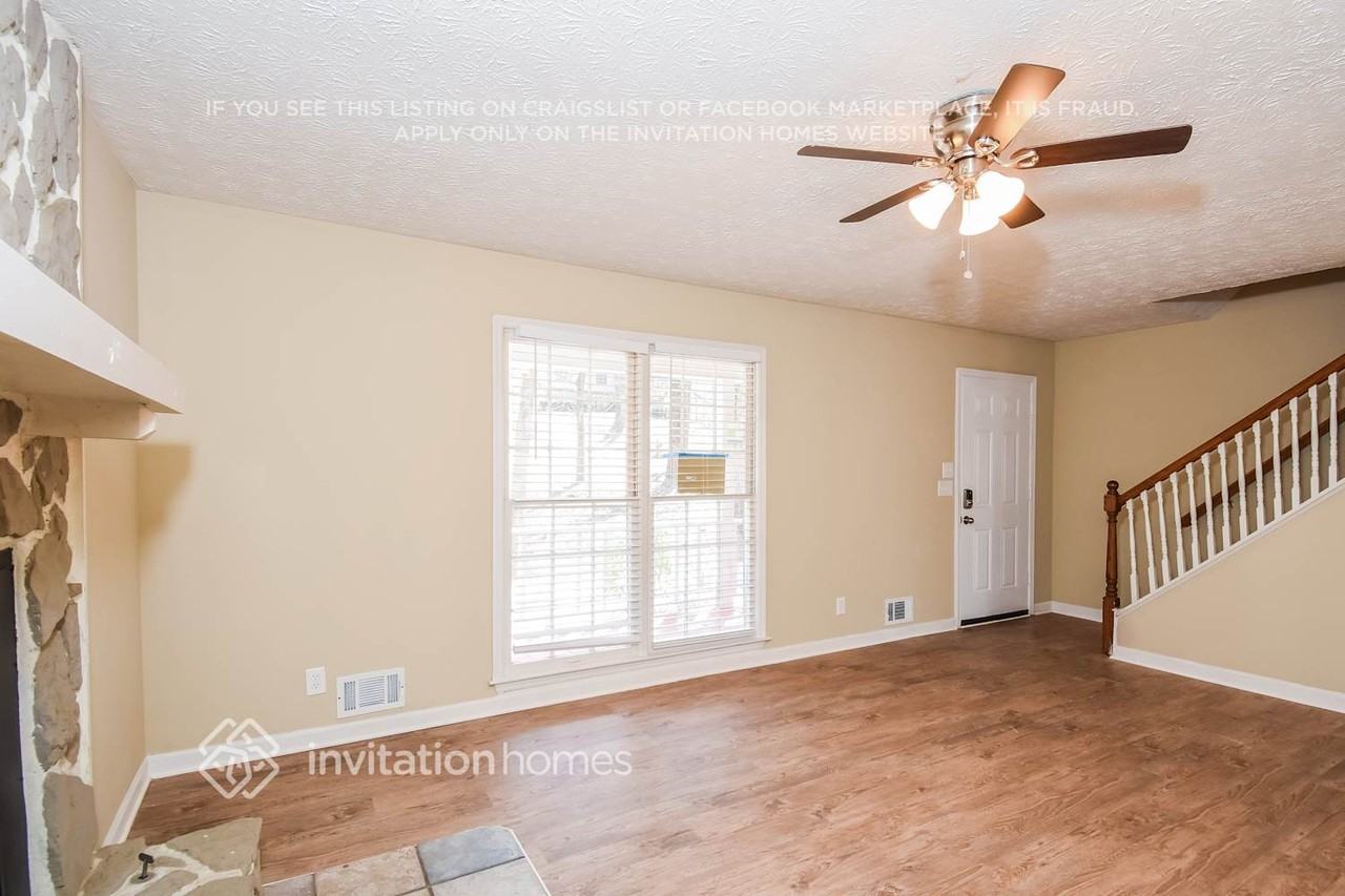 1571 Larkwood Dr - Photo 7 of 16