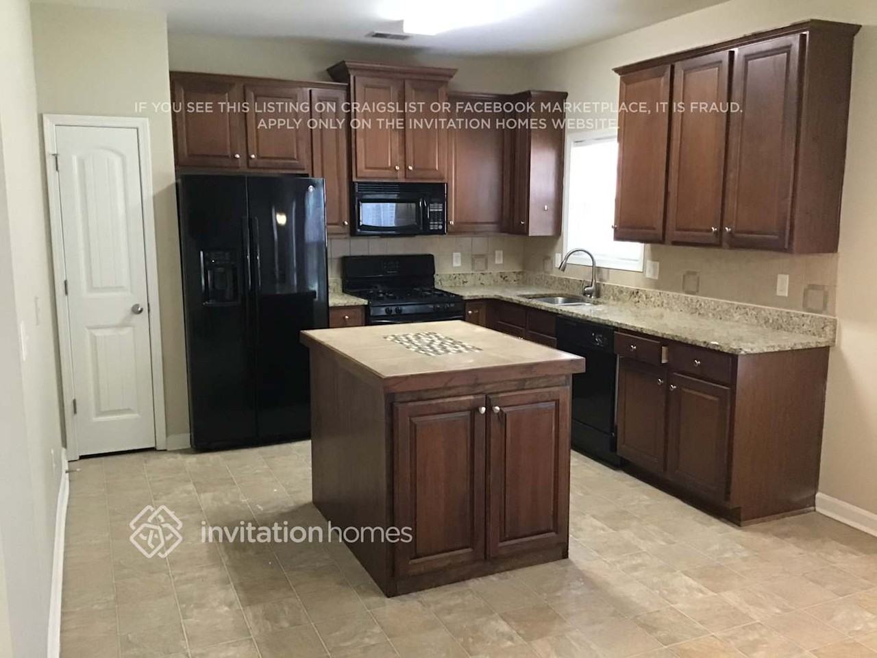 80 Persian Ivy Way - Photo 3 of 15