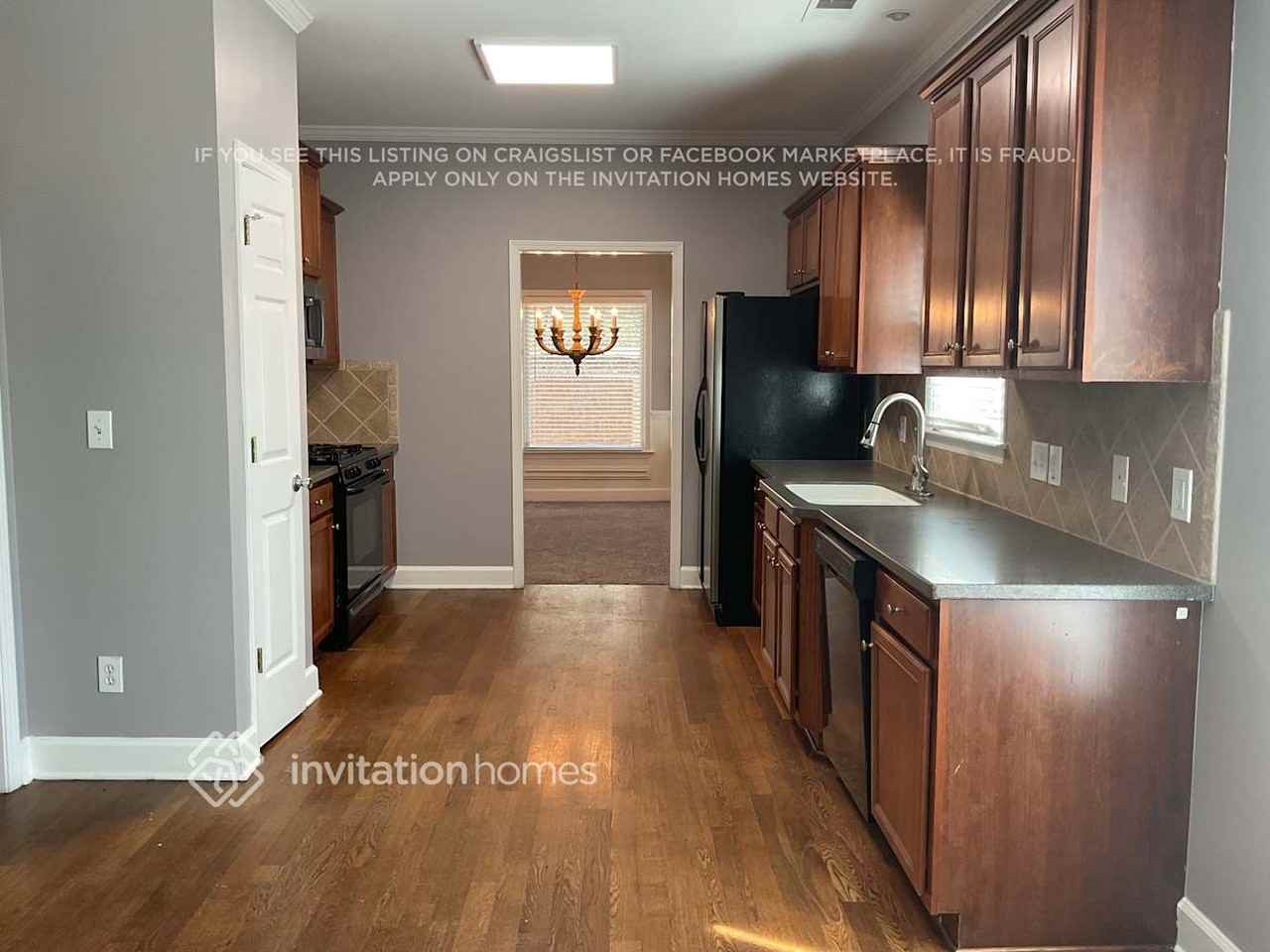 1085 Chippewa Oak Dr - Photo 3 of 8