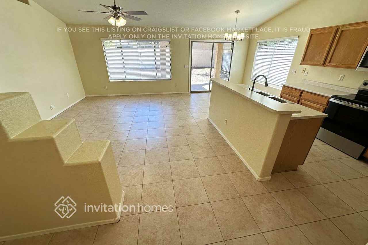 775 S Lanus Dr - Photo 3 of 14