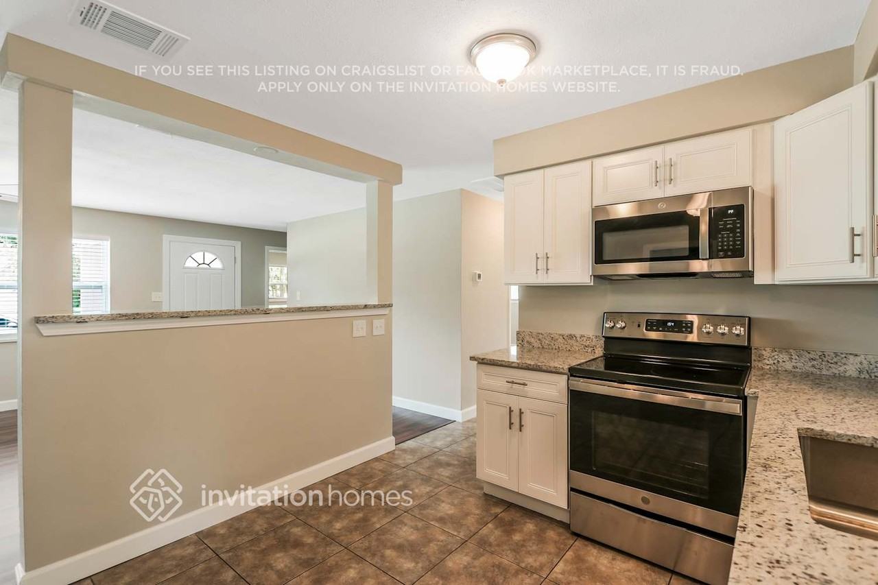 2388 Nash St - Photo 3 of 14