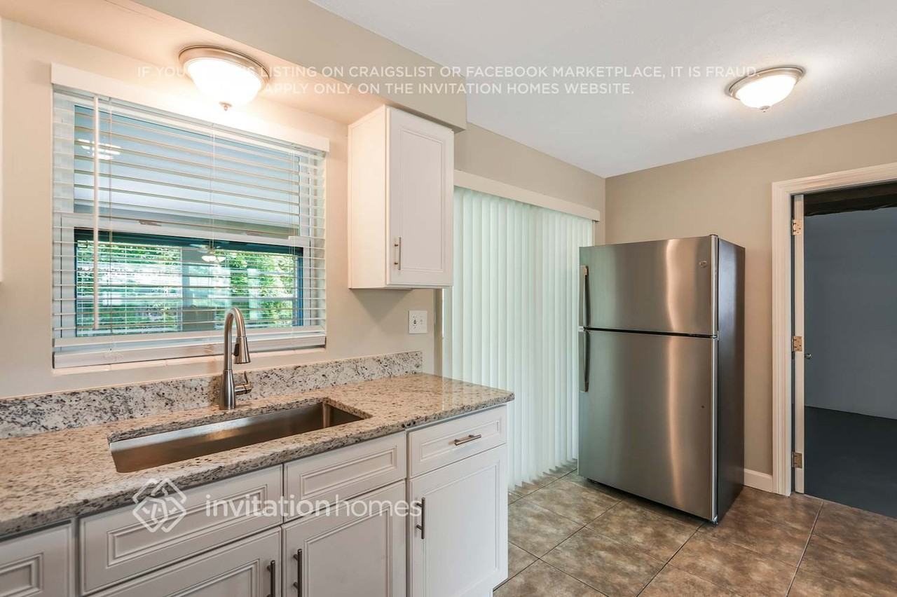 2388 Nash St - Photo 5 of 14