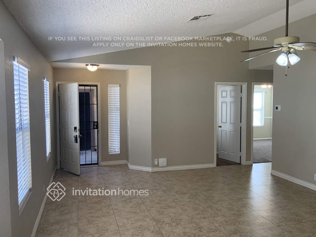 4026 W Whispering Wind Dr - Photo 3 of 17