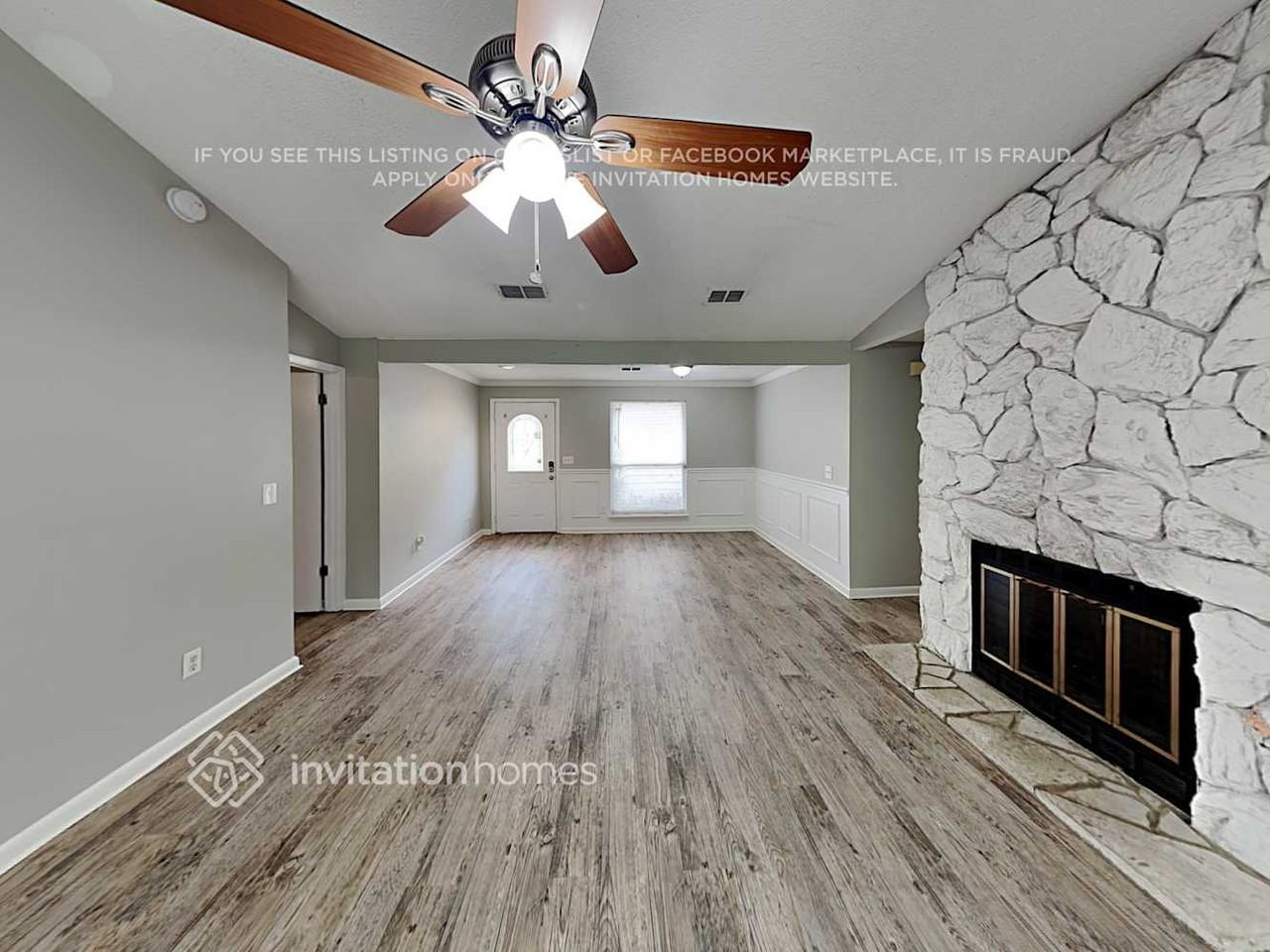 10393 Arrow Lakes Dr E - Photo 3 of 15