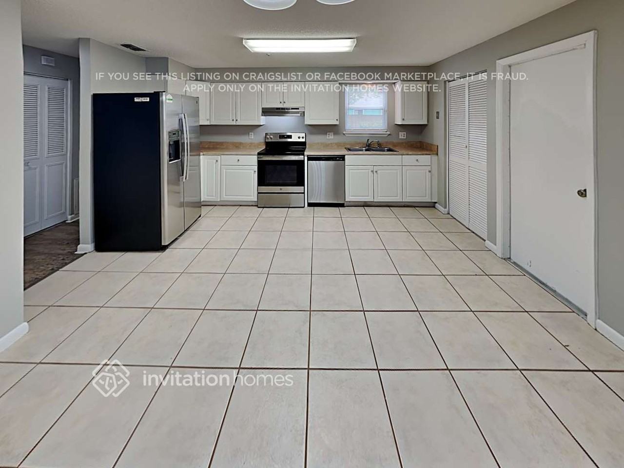 10393 Arrow Lakes Dr E - Photo 7 of 15