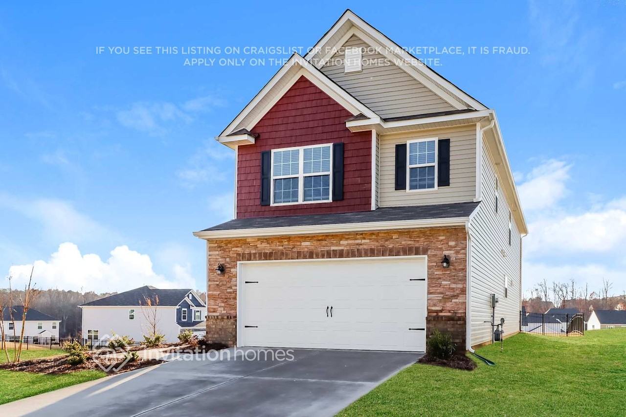 411 Kennerly Center Dr - Photo 3 of 18