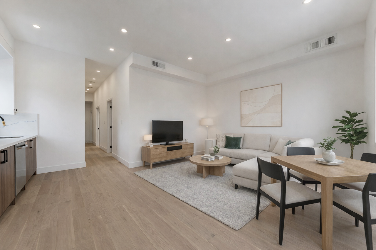 712 Eglinton Avenue East - Photo 4 of 45