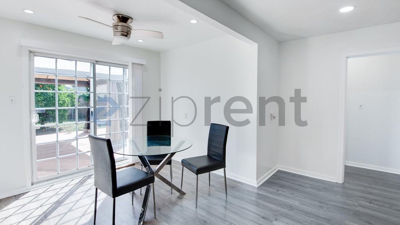 812 Humboldt St - Photo 5 of 30