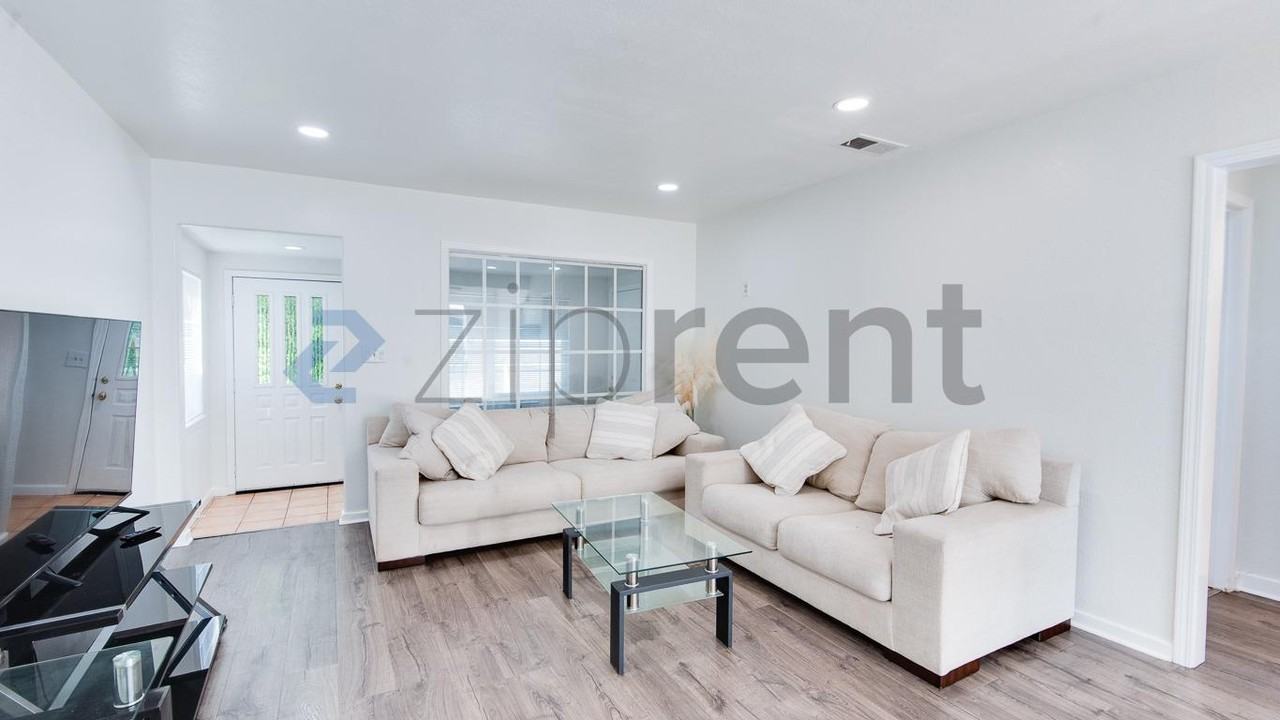 812 Humboldt St - Photo 6 of 30