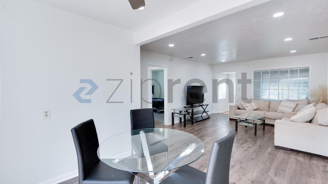 812 Humboldt St - Photo 7 of 30