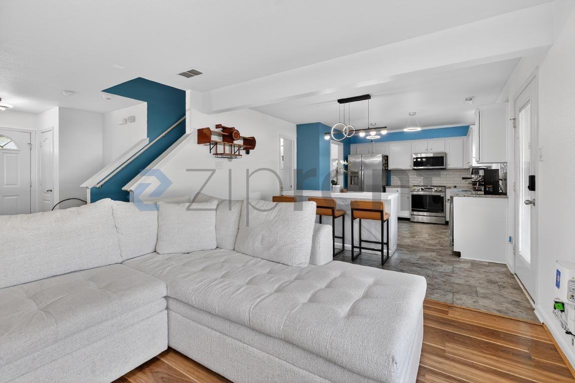 504 Zander Woods Ct - Photo 5 of 26