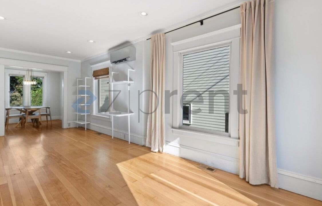 2038 8th Ave N - Photo 4 of 43