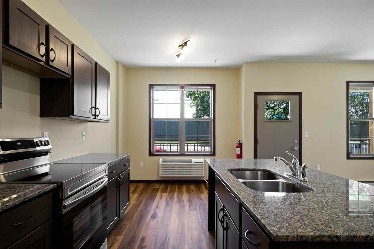 902 Menomonie St, Eau Claire, WI, USA - 12 #12 - Photo 4 of 12