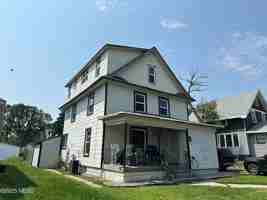 featured image of 315 5th St Se #2