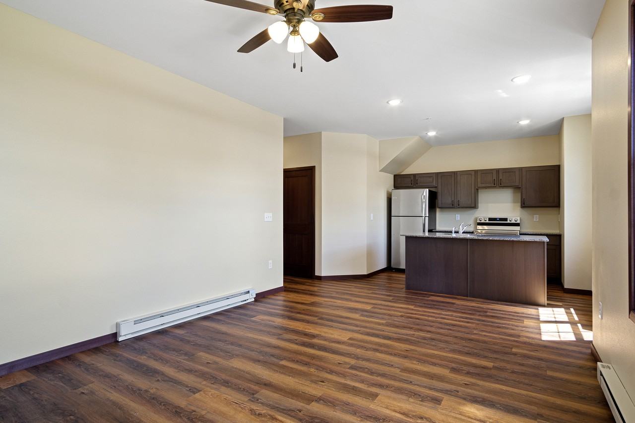 902 Menomonie St, Eau Claire, WI, USA - 22 #22 - Photo 4 of 14