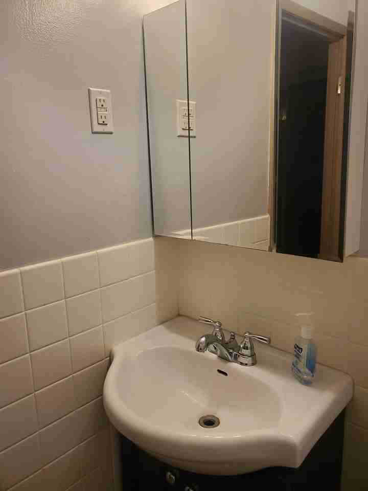 900 Norwich Avenue - Photo 7 of 11