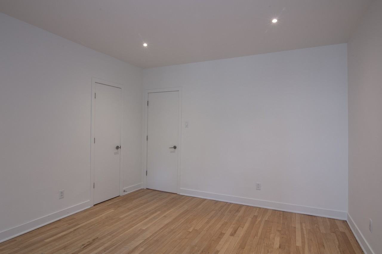 2105 Chomedey Street - Photo 3 of 50