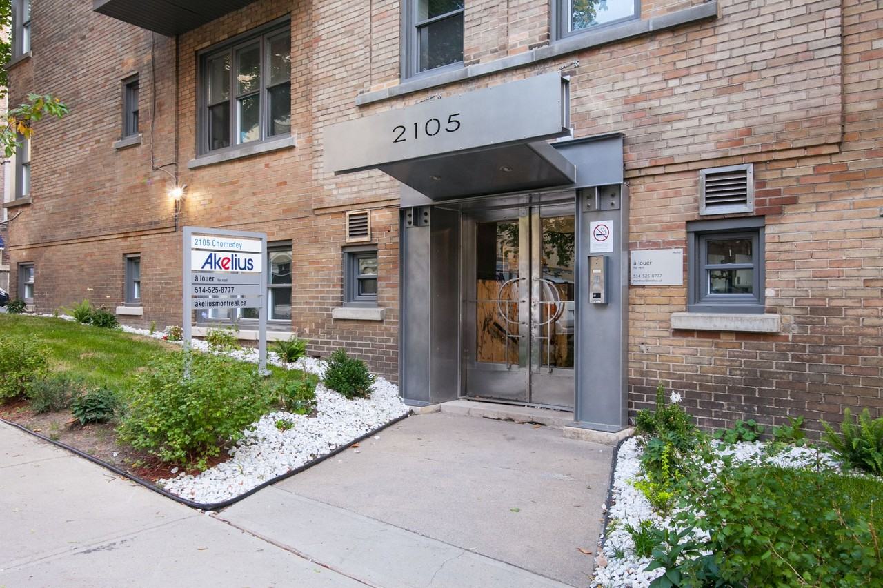 2105 Chomedey Street - Photo 6 of 50