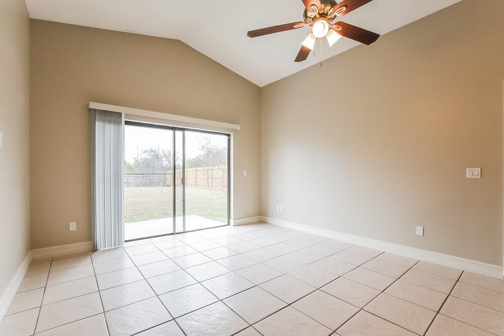297 Chicago Woods Cir - Photo 3 of 16
