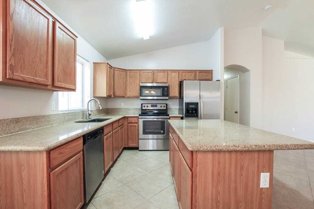 19246 N 31st St - Photo 5 of 15