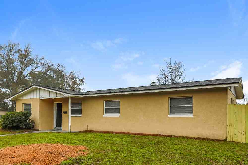5664 Hillman Dr - Photo 3 of 19
