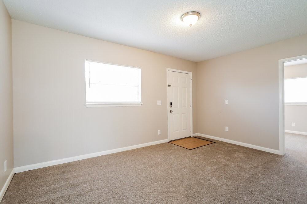 5664 Hillman Dr - Photo 6 of 19