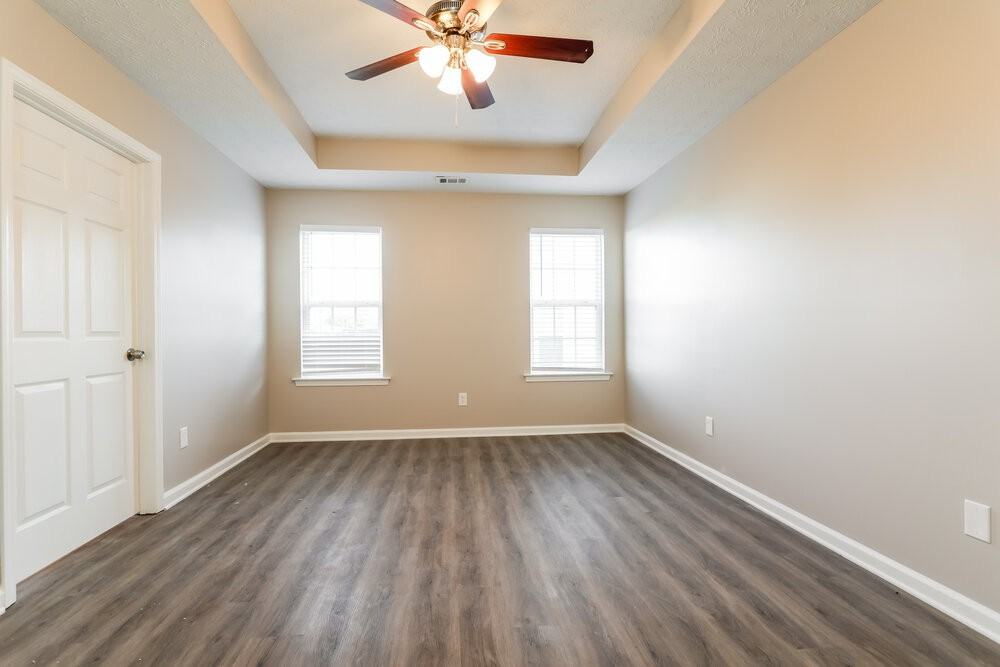 1385 Lafayette Sq - Photo 7 of 16