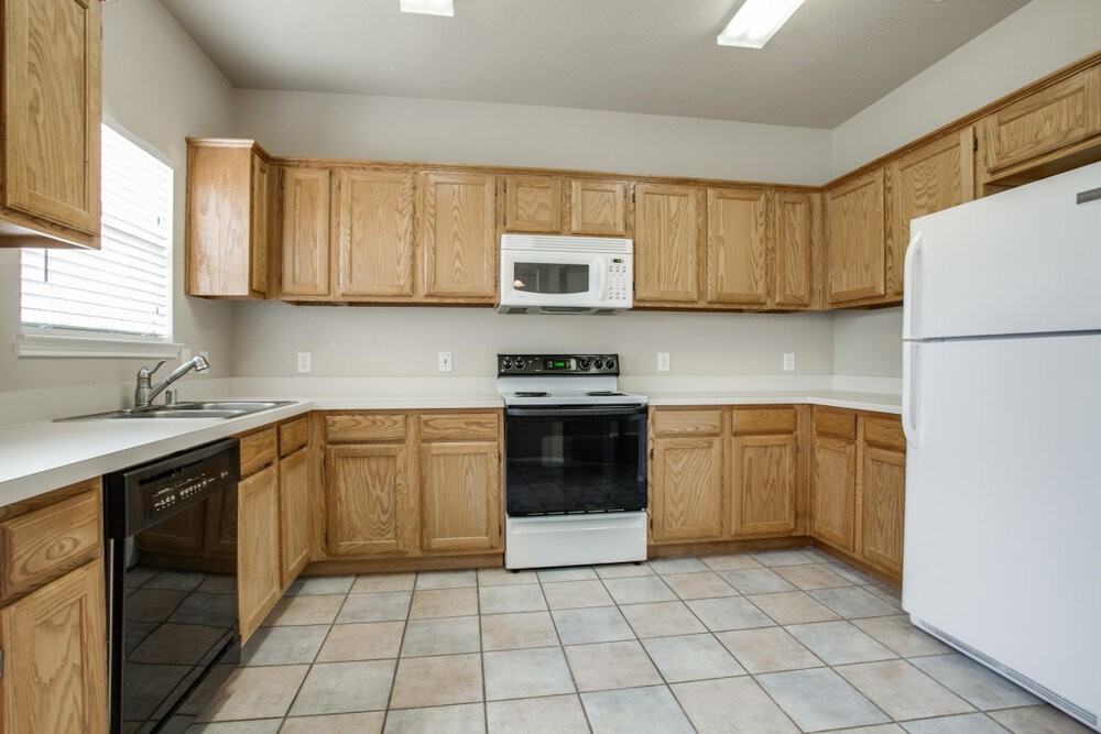 2713 Meadowview Dr - Photo 5 of 13