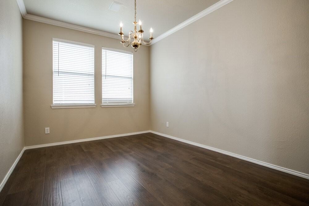 2713 Meadowview Dr - Photo 7 of 13