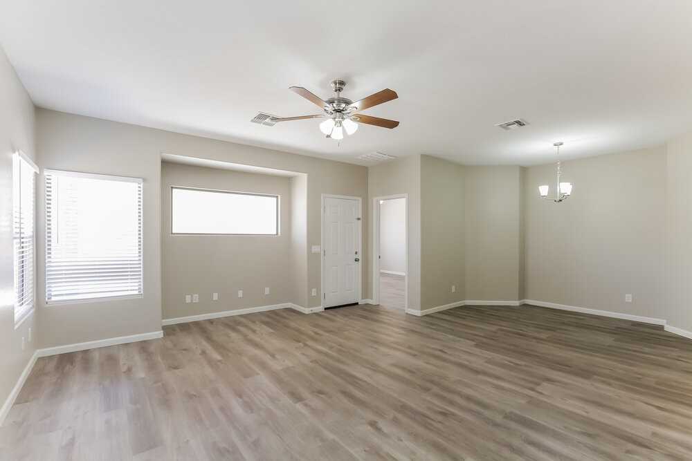 8827 W Hess St - Photo 3 of 16