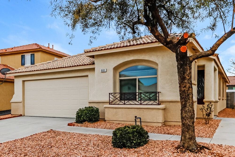 681 Fontayne Ave - Photo 3 of 16