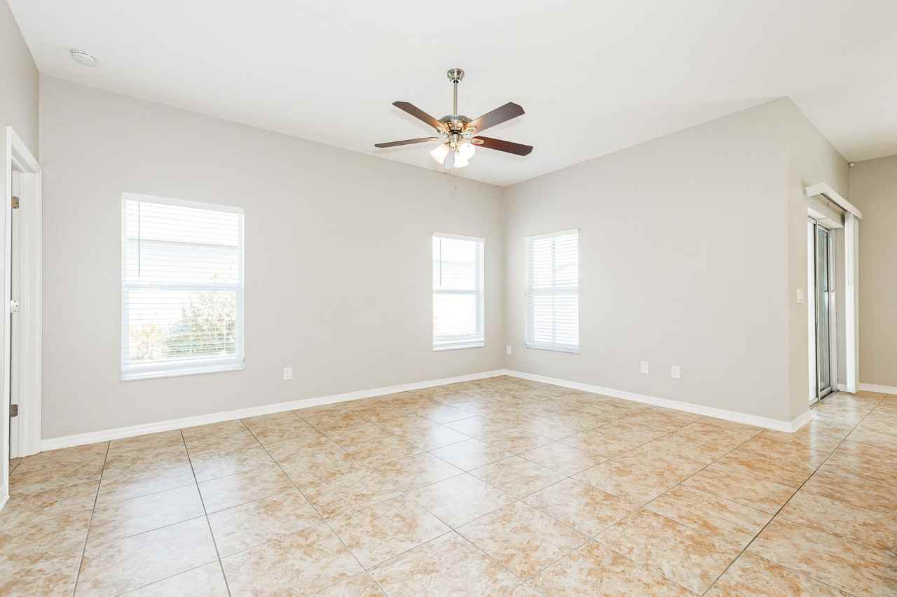 904 Parker Den Dr - Photo 3 of 16