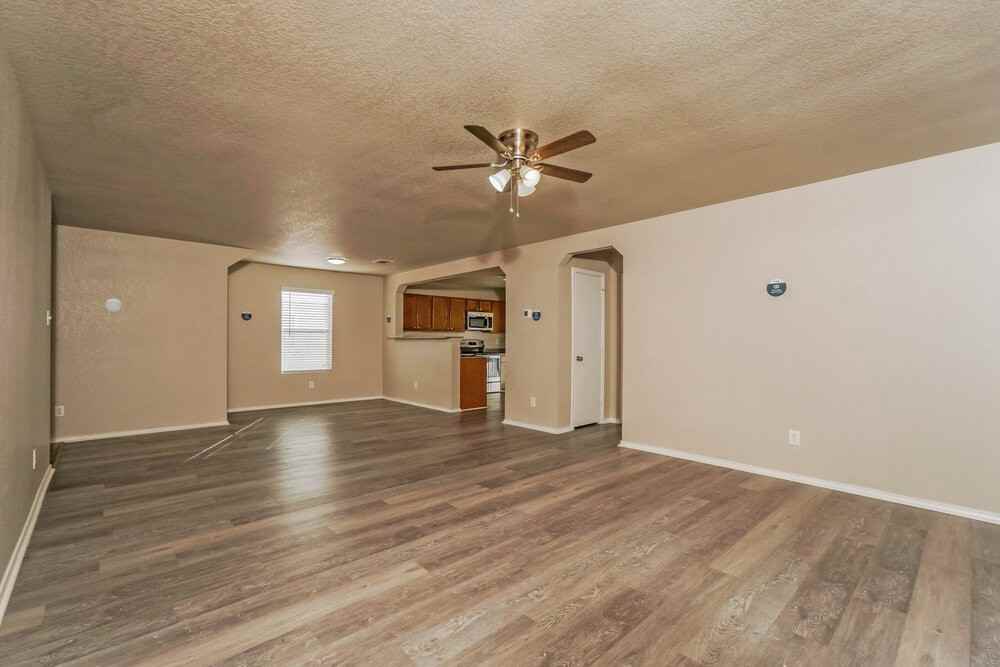 9331 Maple Silver - Photo 5 of 17